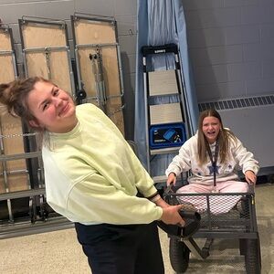 Meet your Posher, Cheyenne & Aubrey